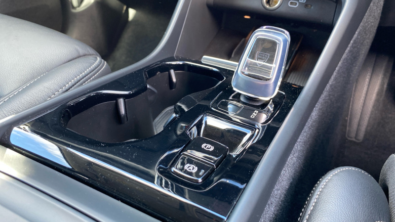 Volvo Xc40 2.0 B4P Plus Dark 5dr AWD Auto Petrol Estate